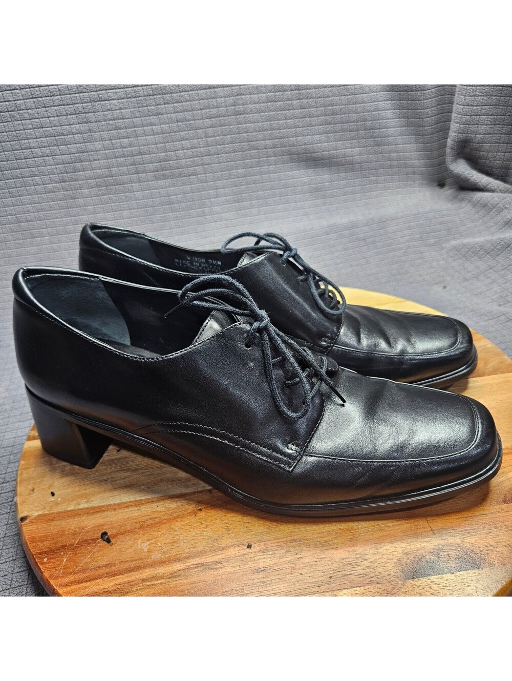 ROCKPORT Flats Women’s Black 9.5M Leather Square Toe Lace-Up Comfort